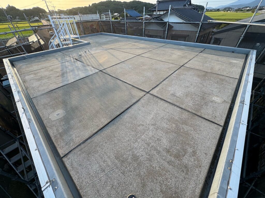 高圧洗浄（完了）<br />
表面の汚れを落としました。